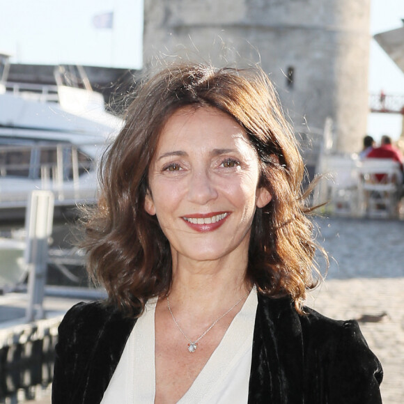 Valérie Karsenti, présidente du jury 2019, au photocall du Jury lors de la 21ème édition du festival de la Fiction de La Rochelle, France, le 11 septembre 2019. © Patrick Bernard/Bestimage 