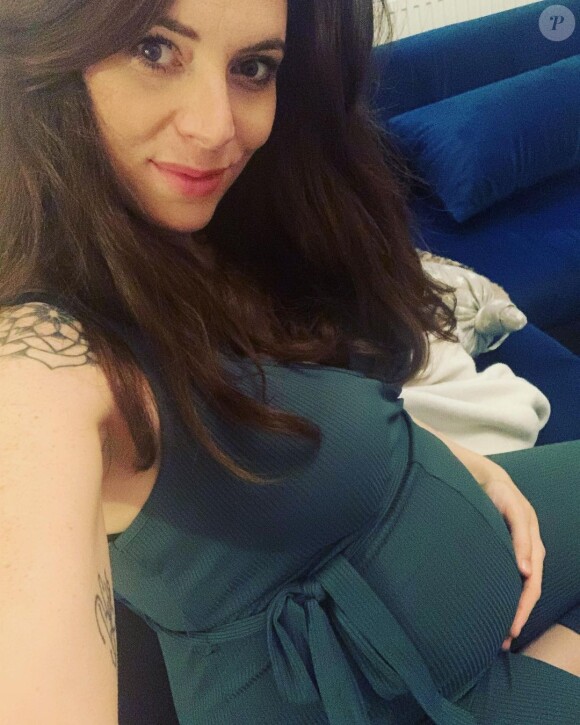 Davina Vigné enceinte, prend la pose sur Instagram, le 1er novembre 2020