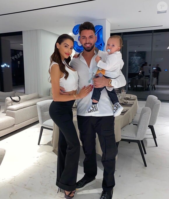 Nabilla avec son mari Thomas Vergara et leur fils Milann (1 an) le 3 septembre 2020.