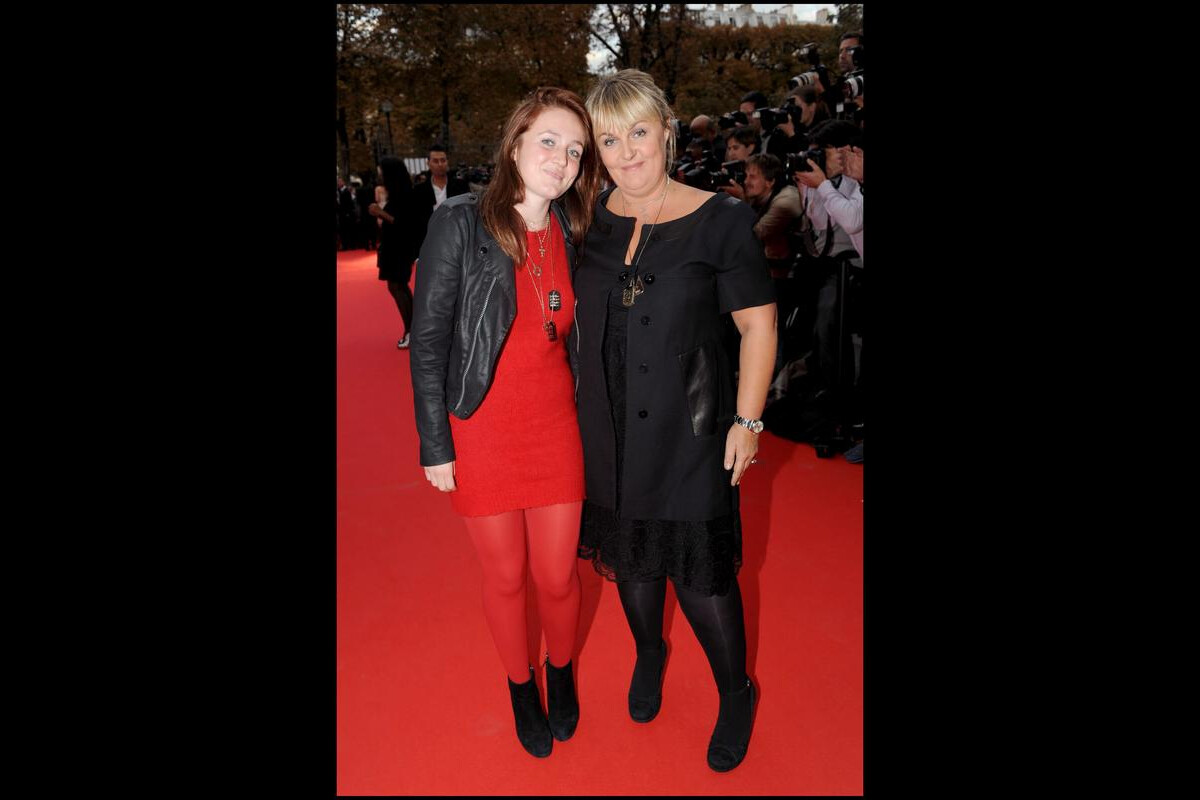 Photo Valérie Damidot et sa fille Roxanne arrivent à l Université Descartes à Paris pour la