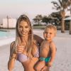 Jessica Thivenin avec son fils Maylone à la plage, le 27 octobre 2020