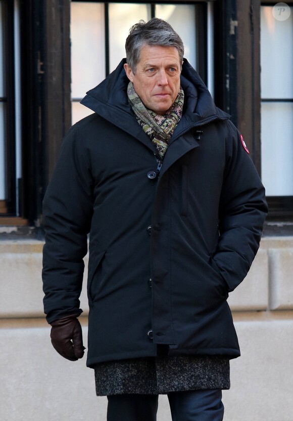 Hugh Grant sur le tournage du film The Undoing dans le quartier de Upper East Side à New York, le 5 mars 2019.