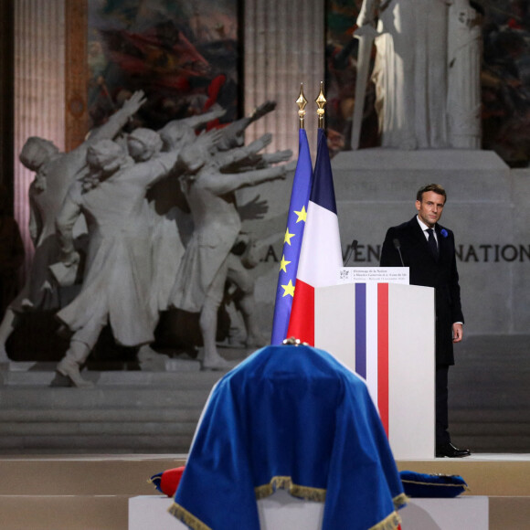 Le président de la République, Emmanuel Macron préside la cérémonie de panthéonisation de Maurice Genevoix, le 11 novembre 2020, au Panthéon, Paris . © Stéphane Lemouton / Bestimage