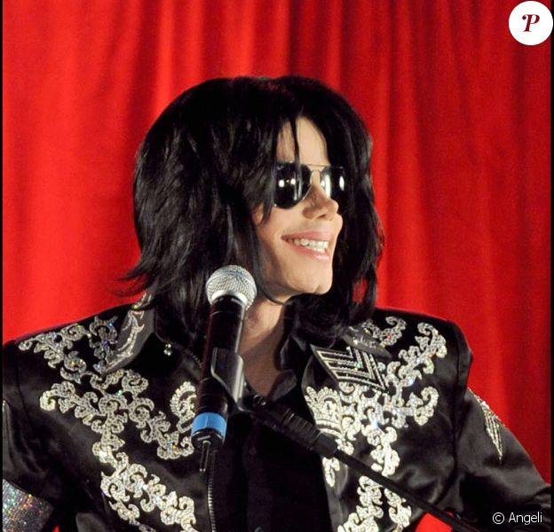 Michael Jackson Un Mort En Bonne Sante Toujours Des Histoires D Argent Mais La Famille Continue Son Show Purepeople