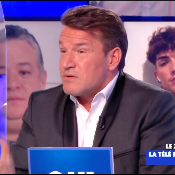 Benjamin Castaldi se déshabille dans "Touche pas à mon poste" et montre ses fesses, le 12 novembre 2020, sur C8