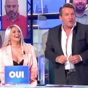 Benjamin Castaldi se déshabille dans "Touche pas à mon poste" et montre ses fesses, le 12 novembre 2020, sur C8