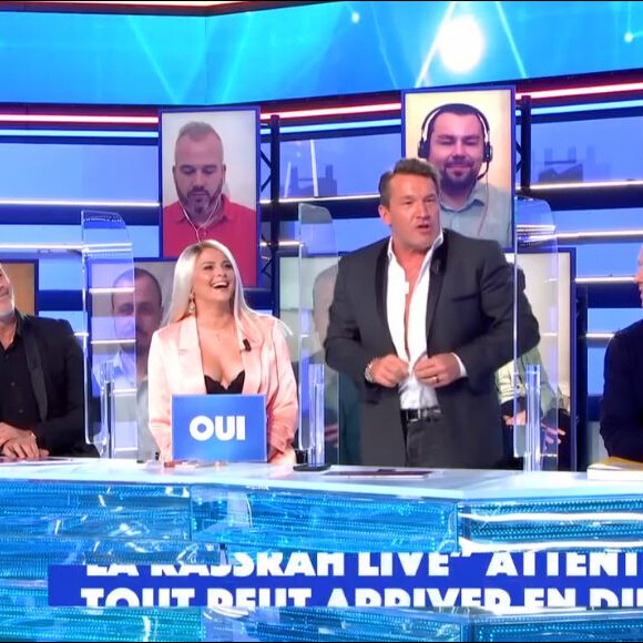 Benjamin Castaldi se déshabille dans "Touche pas à mon poste" et montre ses fesses, le 12 novembre 2020, sur C8