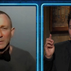 Daniel Craig révèle n'avoir jamais bu de martini jusqu'à ce qu'il décroche le rôle de James Bond puis donne des conseils au prochain acteur du film dans l'émission "The Tonight Show" avec Jimmy Fallon. Le 6 octobre 2020.