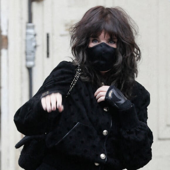 Isabelle Adjani - Arrivées au défilé de mode prêt-à-porter printemps-été 2021 "Chanel" au Grand Palais à Paris. Le 6 octobre 2020. © Veeren Ramsamy-Christophe Clovis / Bestimage