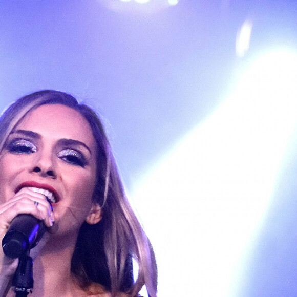 Anniversaire de Clara Morgane (38 ans) sur la scène du " Oh César " ( César Palace ) à l 'occasion de son spectacle le Cabaret de Clara Morgane à Paris le 25 Janvier 2019