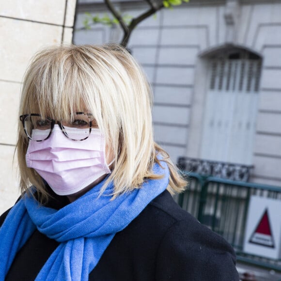 Exclusif - Caroline Diament - L'équipe de l'émission "Les Grosses Têtes" continue de travailler pendant le confinement lors de l'épidémie de coronavirus (COVID-19) le 7 avril 2020. © Jack Tribeca / Bestimage