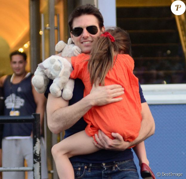 Tom Cruise et sa fille Suri à New York, juste après l'annonce de son divorce d'avec Katie Holmes.
