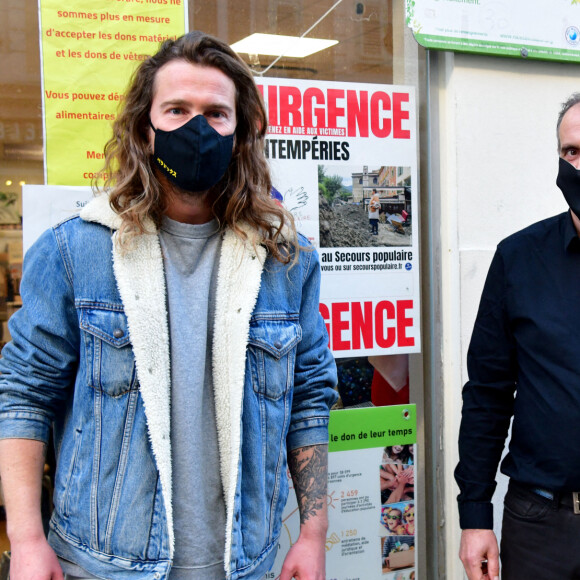 Exclusif - Julien Doré, après avoir lancé une tombola au profit des sinistrés de la tempête Alex qui a frappé les Alpes-Maritimes, fait un point presse au siège du Secours Populaire 06 à Nice le 23 novembre 2020. © Bruno Bebert / Bestimage 