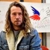 Exclusif - Julien Doré, après avoir lancé une tombola au profit des sinistrés de la tempête Alex qui a frappé les Alpes-Maritimes, fait un point presse au siège du Secours Populaire 06 à Nice. © Bruno Bebert / Bestimage 