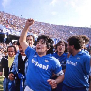 Archives - Diego Maradona lors de la victoire d'un match de football Naples vs Florence. Saison 1986/1987 © Imago / Panoramic / Bestimage