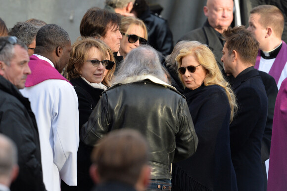 Nathalie Baye, Tony Scotti, Sylvie Vartan - Sorties de l'église de la Madeleine après les obsèques de Johnny Hallyday à Paris le 9 décembre 2017. © Veeren / Bestimage 