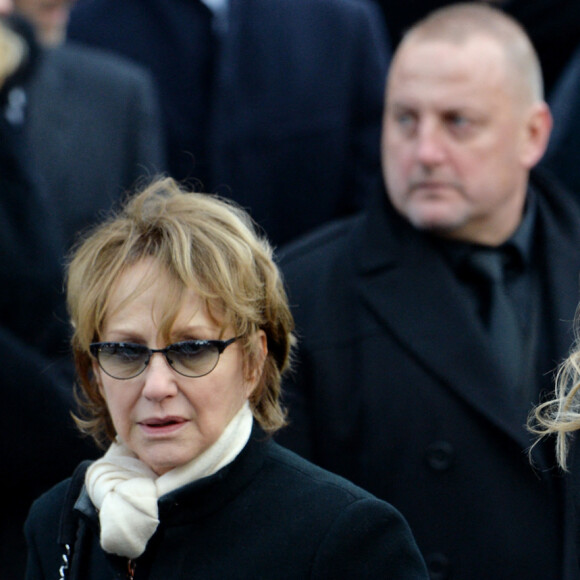 Nathalie Baye et Laura smet - Sorties de l'église de la Madeleine après les obsèques de Johnny Hallyday à Paris le 9 décembre 2017. © Veeren / Bestimage 