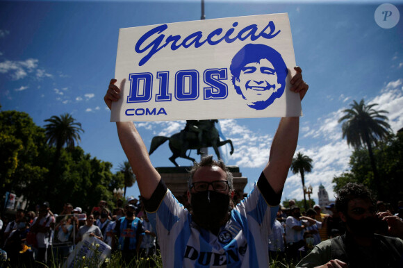 Le cortège funèbre de Diego Armando Maradona quitte la Casa Rosada. Buenos Aires, le 26 novembre 2020.