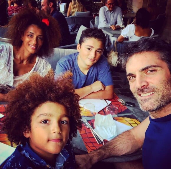 Gil Alma avec ses fils et sa femme Aminata, août 2020
