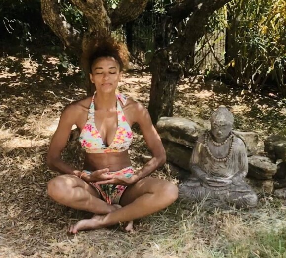 Aminata, la femme de Gil Alma, en bikini sur Instagram
