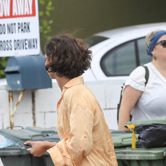 Zac Efron et Vanessa Valladares à Byron Bay, en Australie. Le 22 octobre 2020.