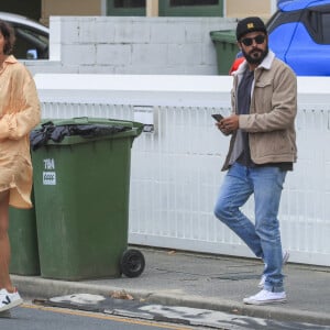 Zac Efron et Vanessa Valladares à Byron Bay, en Australie. Le 22 octobre 2020.