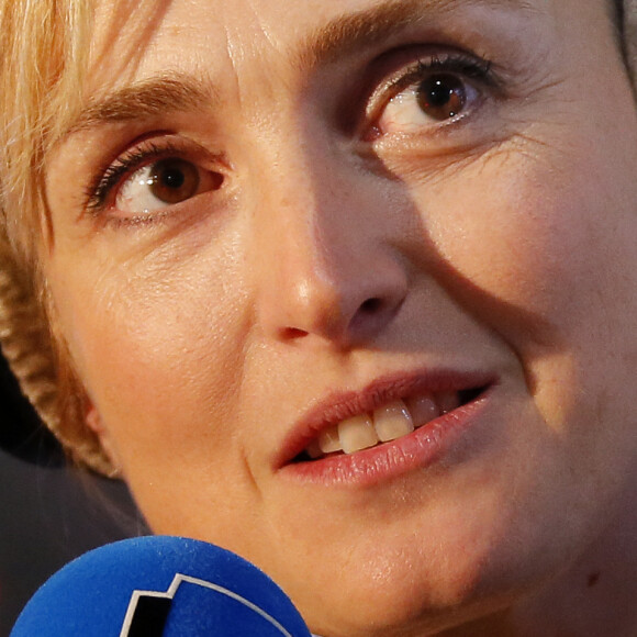 Exclusif - L'actrice, réalisatrice, productrice et compagne de l'ex-president de la Republique F. Hollande, Julie Gayet est l'invitée d'une émisssion de radio avant d'ouvrir le 28ème Festival du cinema de Sarlat. L'actrice est venue à Sarlat afin de presenter le projet "Charte 5050", proposant des obligations de parité, de transparence, et d'engagements. Toujours dans ce sens là, l'édition du festival est à l'honneur d'A.Varda, réalisatrice proche du combat féministe de Julie Gayet. © Patrick Bernard/ Bestimage
