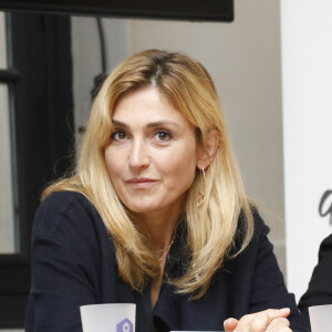 Julie Gayet (Ambassadrice de la Fondation des femmes) lors de la présentation de la Cité Audacieuse avant l'inauguration du 5 mars, à Paris, France, le 3 mars 2020. La Cité Audacieuse: lieu unique dédié à l'égalité Femmes-Hommes et à la lutte contre les violences faites aux femmes ! © Marc Ausset-Lacroix/Bestimage 