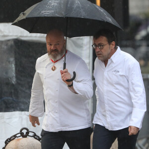 Les chefs Philippe Etchebest et Michel Sarran - Obsèques de Paul Bocuse en la cathédrale Saint-Jean de Lyon. Le 26 janvier 2018