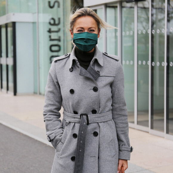 Exclusif - Anne-Sophie Lapix devant les studios de Radio France à Paris, le 13 novembre 2020.