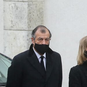 Henri Giscard d'Estaing et sa femme Ina - Obsèques de l'ancien président Valéry Giscard d'Estaing en l'église Saint Hilaire à Authon dans le Loir-et-Cher le 5 décembre 2020.