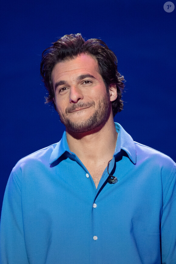 Amir à la 22e édition des NRJ Music Awards, à la Seine musicale, le 5 décembre 2020.