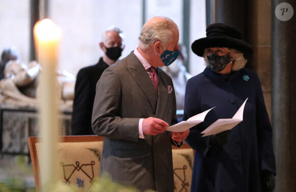 Le prince Charles, prince de Galles, et Camilla Parker Bowles, duchesse de Cornouailles, en la cathédrale de Salisbury pour son 800ème anniversaire à Salisbury, le 7 décembre 2020.