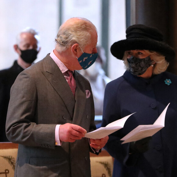 Le prince Charles, prince de Galles, et Camilla Parker Bowles, duchesse de Cornouailles, en la cathédrale de Salisbury pour son 800ème anniversaire à Salisbury, le 7 décembre 2020.