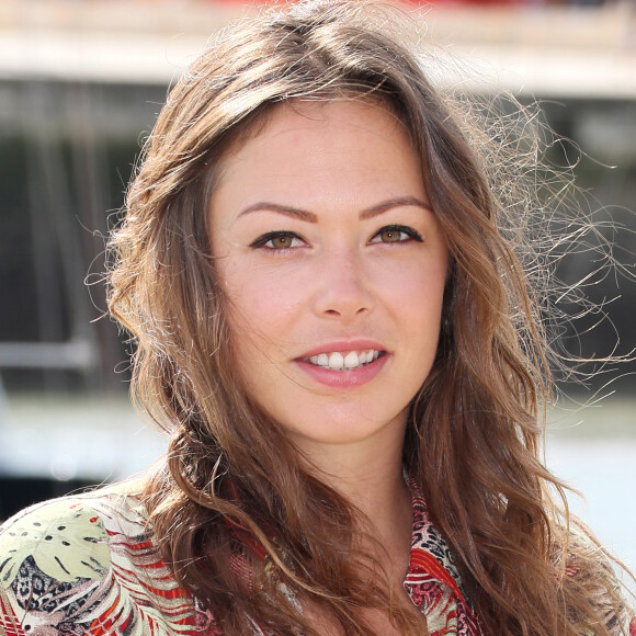 Dounia Coesens - Photocall de la série "L'art du crime" lors de la 21e édition du Festival de la Fiction TV de la Rochelle. Le 14 septembre 2019. © Patrick Bernard / Bestimage