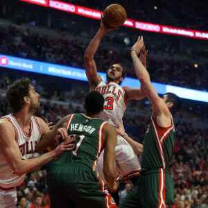 Joakim Noah lors du match de NBA opposant les Chicago Bulls aux Milwaukee Bucks. Chicago, le 20 avril 2015.