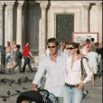 Le prince Emmanuel-Philibert de Savoie, Clotilde Courau et leur fille Vittoria à Venise, en 2004.