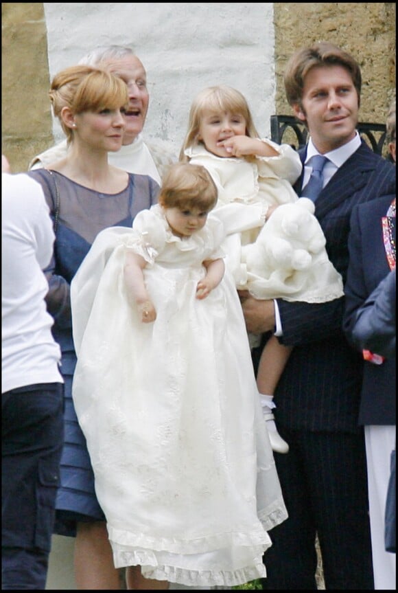 Le prince Emmanuel-Philibert de Savoie, son épouse Clotilde Courau et leurs filles, Vittoria et Luisa - Baptême de Luisa de Savoie en Suisse, en 2007.