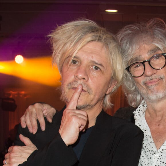 Nicola Sirkis et Louis Bertignac - 3e gala caritatif des "Stéthos d'Or" qui récompensent les artistes qui contribuent au bien-être de tous, organisé par la Fondation pour la Recherche en Physiologie au George V à Paris, le 11 mars 2019. © Coadic Guirec/Bestimage