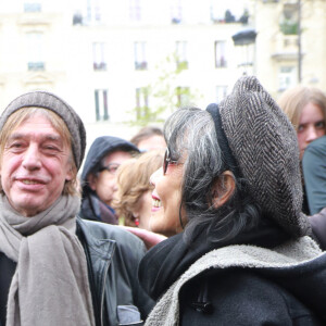 Louis Bertignac, Jean-Louis Aubert, Kuelan Nguyen - People à la sortie de l'hommage à Jacques Higelin au Cirque d'Hiver à Paris le 12 avril 2018.