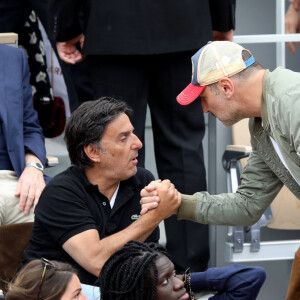 Yvan Attal et Gilles Lellouche - People dans les tribunes lors de la finale messieurs des internationaux de France de tennis de Roland Garros 2019 à Paris. Le 9 juin 2019. © Jacovides-Moreau/Bestimage