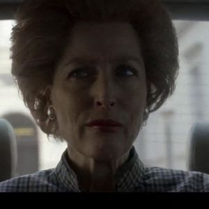Gillian Anderson dans la 4e saison de The Crown sur Netflix.