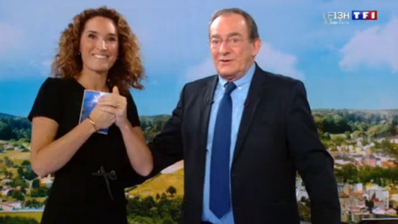 Marie-Sophie Lacarrau rejoint Jean-Pierre Pernaut sur le plateau lors de son dernier JT de 13h - 18 décembre 2020, TF1