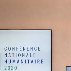 Le président français Emmanuel Macron, par vidéo, participe à la Conférence humanitaire nationale à Paris, en France, le 17 décembre 2020. © Eliot Blondet / Pool / Bestimage