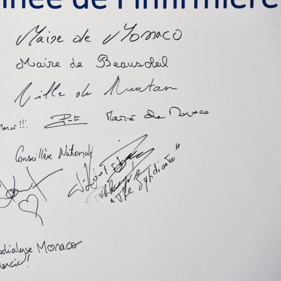 Exclusif - Adriana Karembeu Ohanian, à l'occasion de l'année internationale de l'infirmière et de la sage-femme, a fait un don de 2000 masques de protection "Year of Nurse by Adriana" aux infirmières de la Principauté de Monaco et des communes limitrophes, à la Brasserie de Monaco, le 3 décembre 2020. © Bruno Bebert / Bestimge 