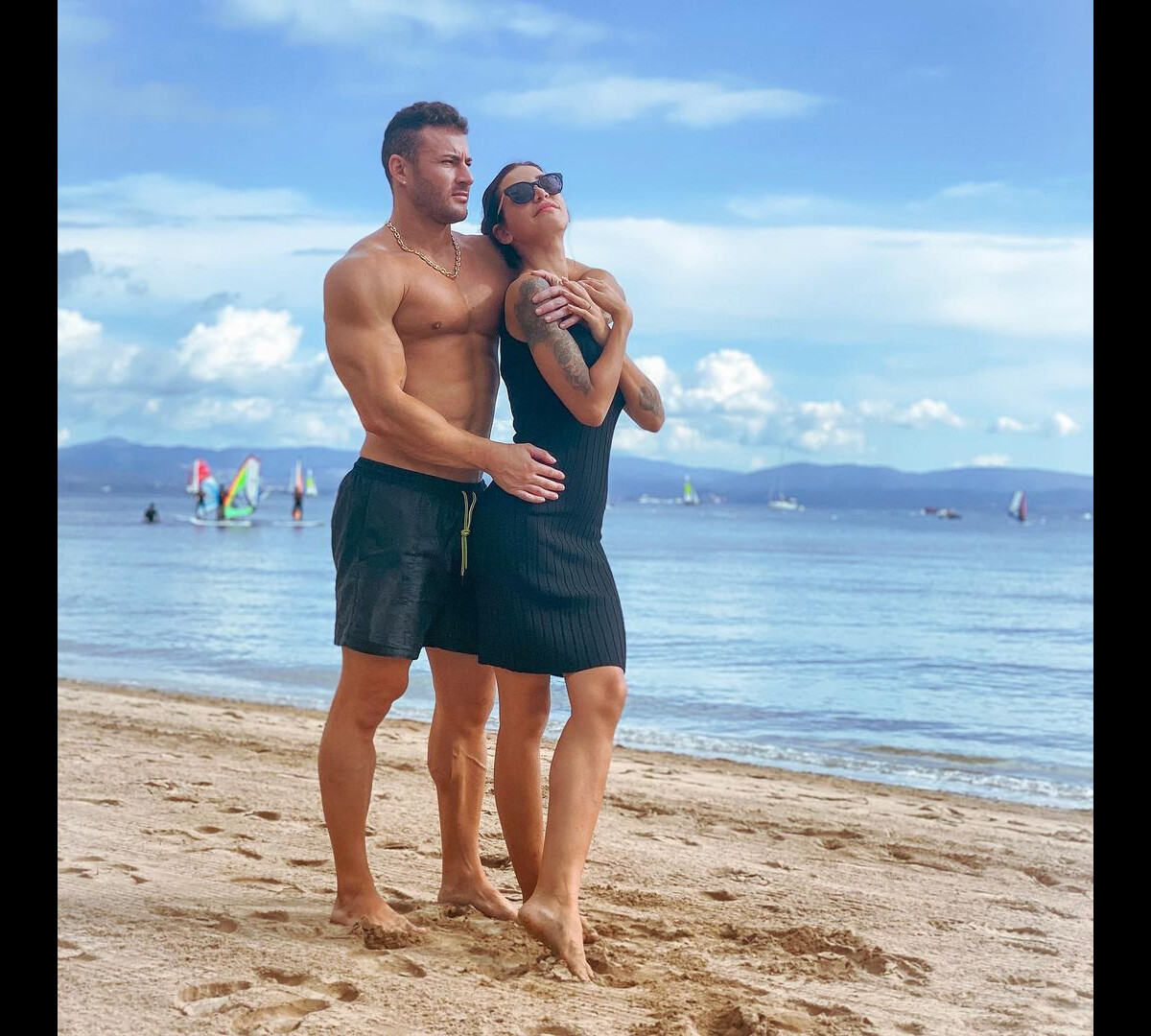 Photo : Julia Paredes et Maxile amoureux à la plage, le 23 septembre ...