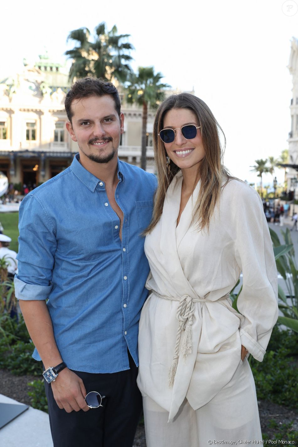 Juan Arbelaez et sa fiancée Laury Thilleman - Personnalités sur la place du Casino de Monte-Carlo dans le cadre de la seconde édition des Influencer Awards à Monaco, le 5 octobre 2019. © Olivier Huitel / Pool Monaco / Bestimage