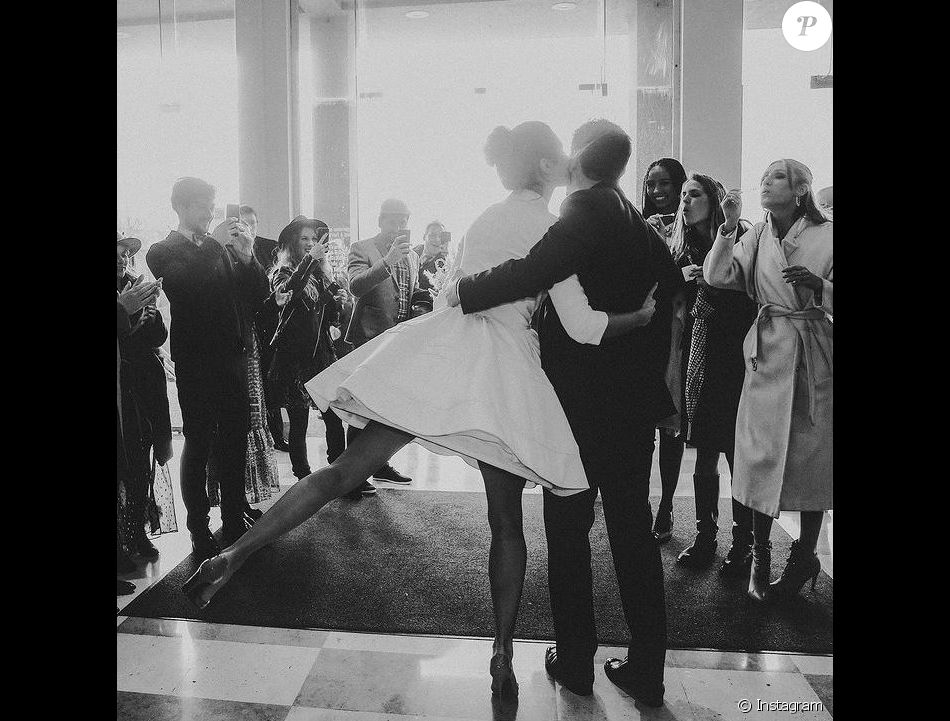 Laury Thilleman et Juan Arbelaez dévoilent des photos inédites de leur mariage, le 21 décembre 2020