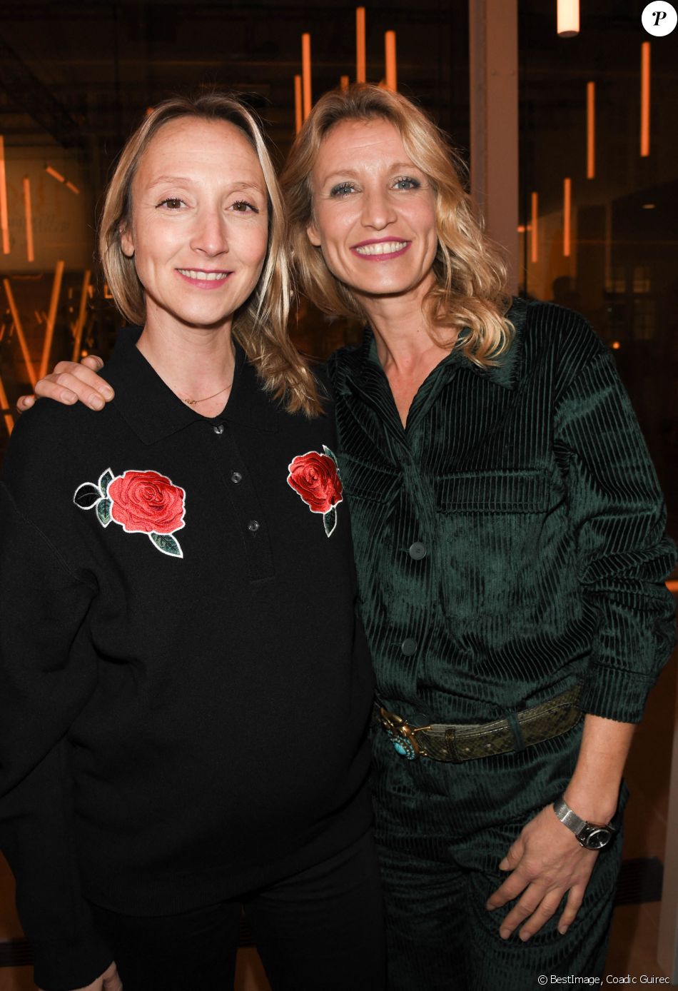 Audrey Lamy enceinte et sa soeur Alexandra Lamy - Remise des Bold Woman Awards by Veuve Clicquot au 3 Mazarine à Paris le 14 novembre 2019. © Coadic Guirec/Bestimage