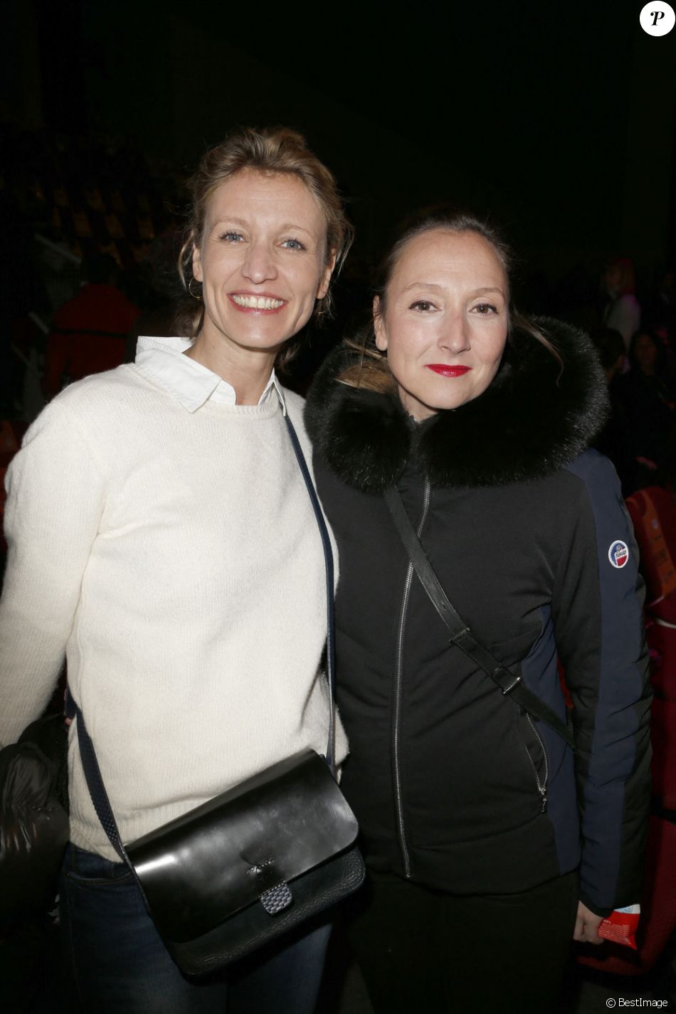 Alexandra Lamy et sa soeur Audrey lors du 20ème Festival du film de comédie à l'Alpe d'Huez, France, le 20 janvier 2017. © Christophe Aubert via Bestimage